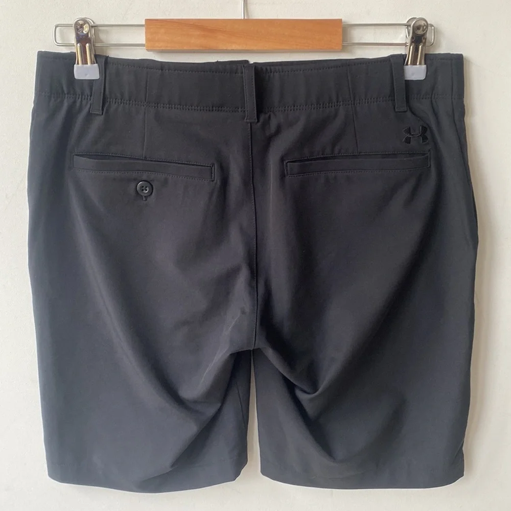 (A6) Under Armor Black Button Fly‎ split hem Fitted shorts, Size S